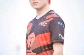 JackeyLove意外战胜尤文图斯，重返赛场引爆全场！