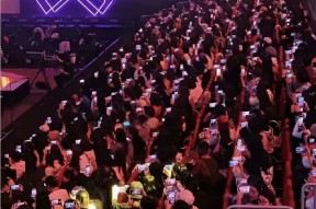 科维托娃重返赛场，比赛规则变更首场状态出色，拜仁观众沸腾！